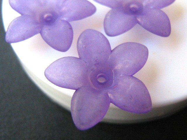 Acrylic Spike Flowers Purple Matte 17mm 5 Petal Plastic Beads