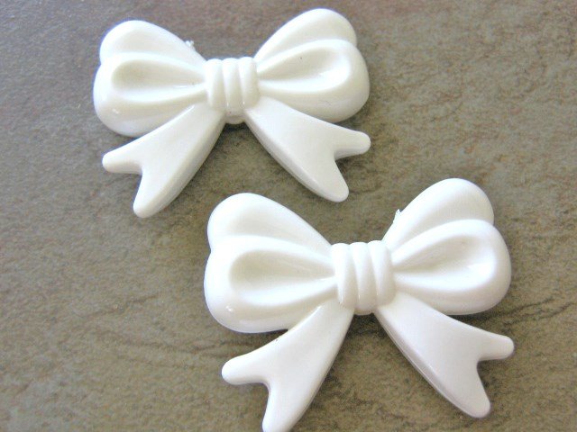 White 46mm Bow Knot Beads Acrylic Chunky Bubblegum