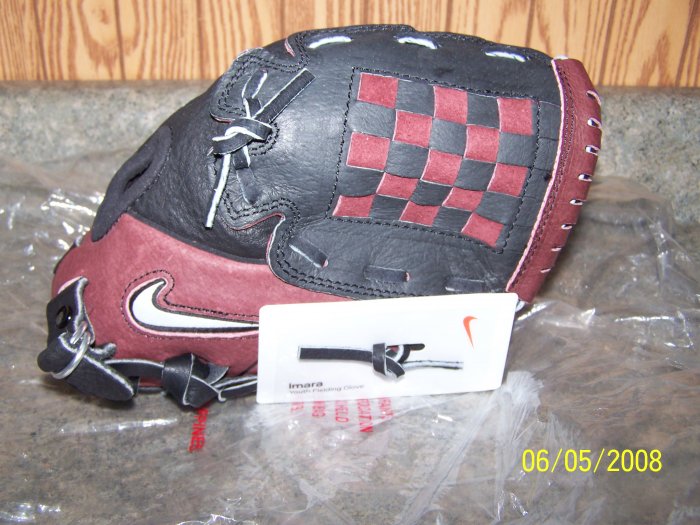 New Youth Nike Imara Fielding Glove 11inch NEW http://dawnsdeals.ecrater.com