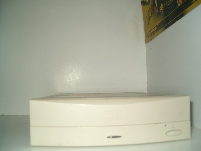 DVD-ROM