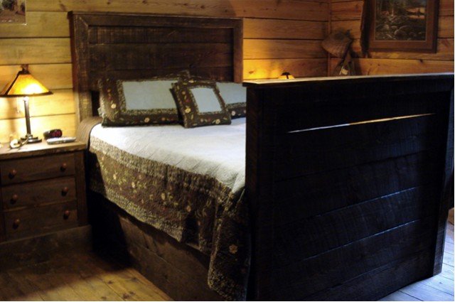 Rustic Barnwood Bed - Queen