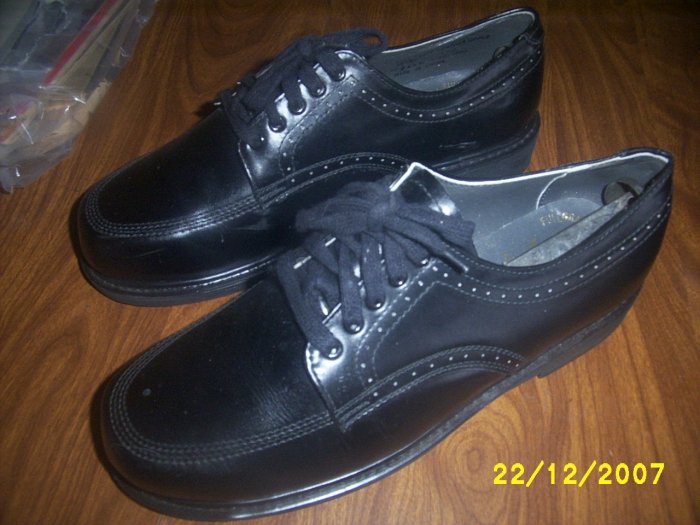 Mens Work Force Shoes New size 10 1/2 EEE