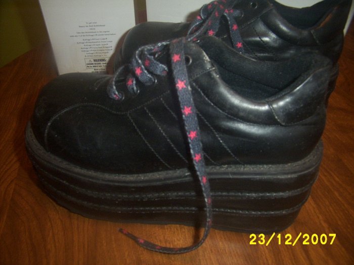 Hot Topic Womesn Used shoes Platform Gothic size 7