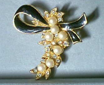 Faux Pearl & Rhinestone Bunch Pin Black Enamel Bow