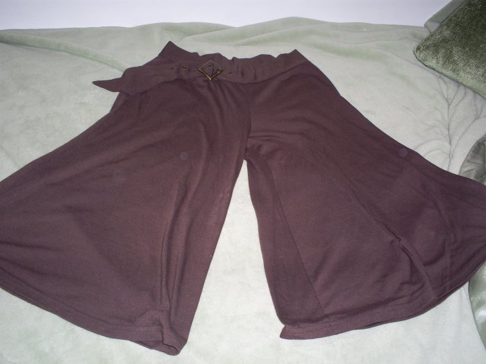 Brown Sway Capris