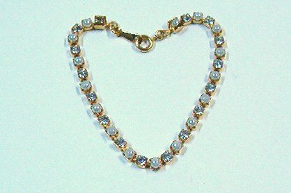 Girls or Young Ladies Rhinestone and Faux Pearl Bracelet 6.75 inch