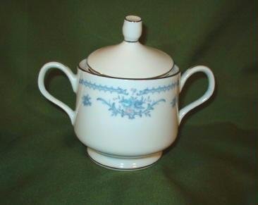 Ekco International Covered Sugar Bowl Winsford Pattern Rare
