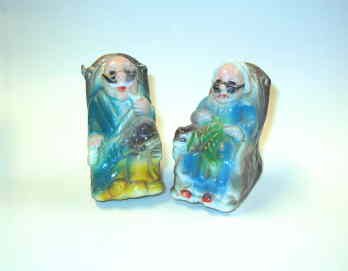 Grandma and Grandpa Rocking Chair Salt and Pepper Shakers - Vintage and Cute