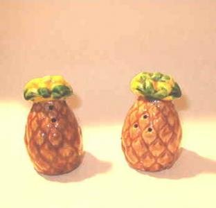 Pineapple Salt and Pepper Shakers Vintage Japan Handpainted