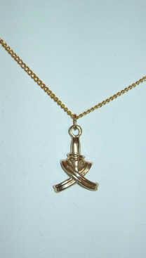 18 inch Golden Necklace with Silver Tone Hug or Kiss Charm Estate Find