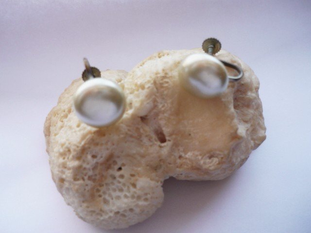 Vintage Japan Faux Pearl Button Screw On Earrings