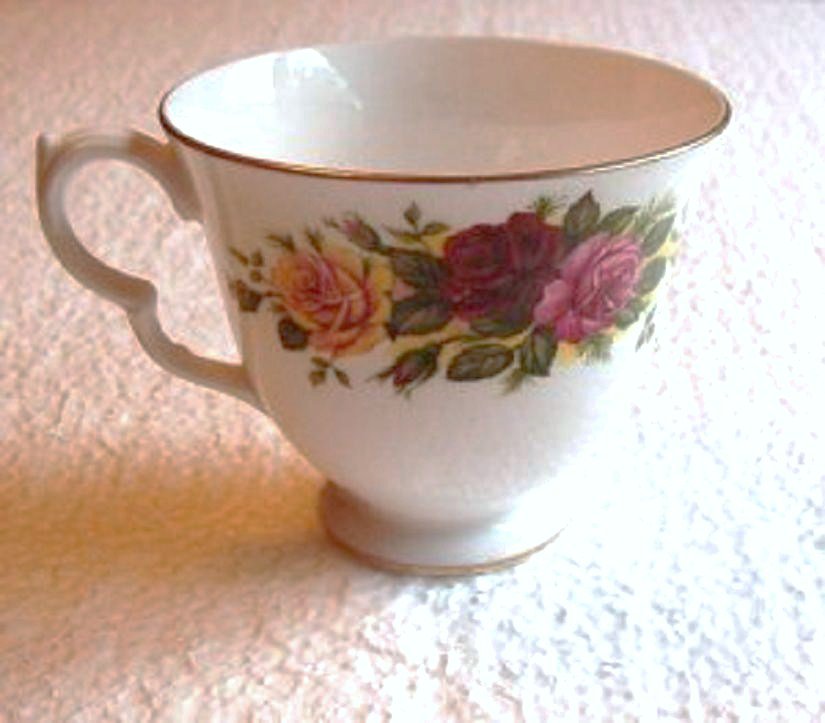 Ridgway Royal Vale Cup Triple Rose Flowers number 8281 Mint