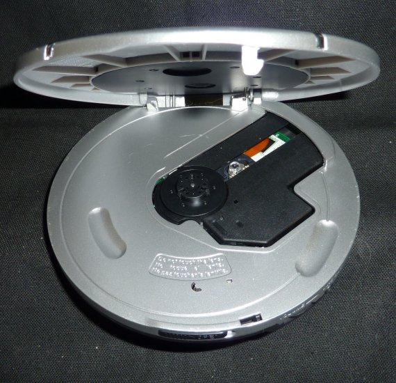 Durabrand AM/FM DIGITAL RADIO CD PLAYER Model CD915