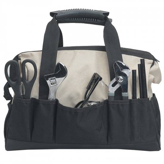 YORKCRAFT 82PC TOOL SET IN CANVAS BAG