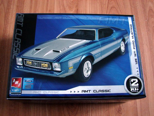 1971 FORD MUSTANG MODEL KIT AMT / ERTL