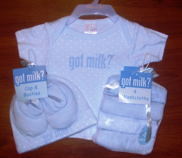 Got Milk Size 3-6 Months Medium Blue Boy Baby T-Shirt 4 Washcloths Cap and Booties