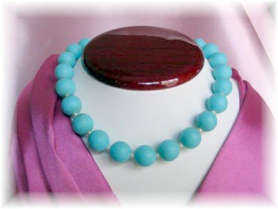 New Vintage jewelry turquoise Lucite Bead Choker