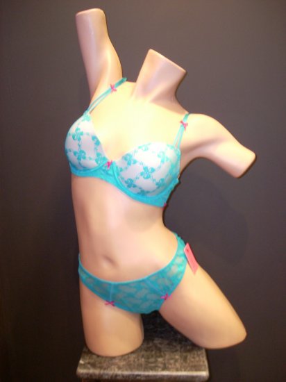 BETSEY JOHNSON BLUE PUSH UP BRA AND THONG