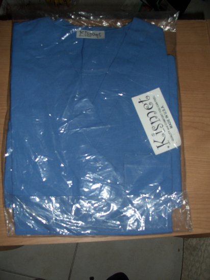 BRAND NEW WOMEN SCRUB SZ SMALL COLOR BLUE