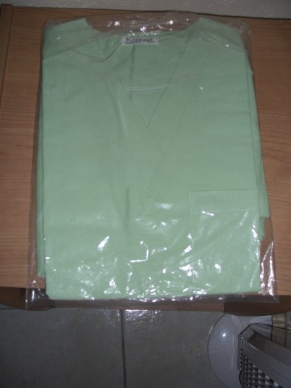 NEW WOMEN SCRUB SZ SMALL (COLOR LIME-GREEN)