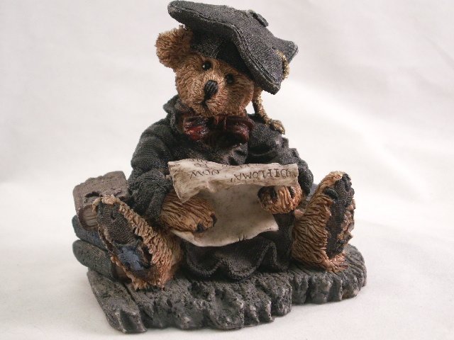 Boyd Bears & Friends Grenville the Graduate collectible