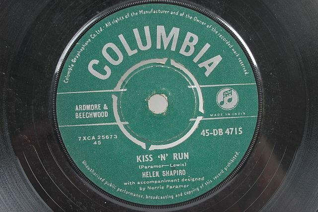 HELEN SHAPIRO Kiss N Run ASIA 7" 45 Rpm - INDIA