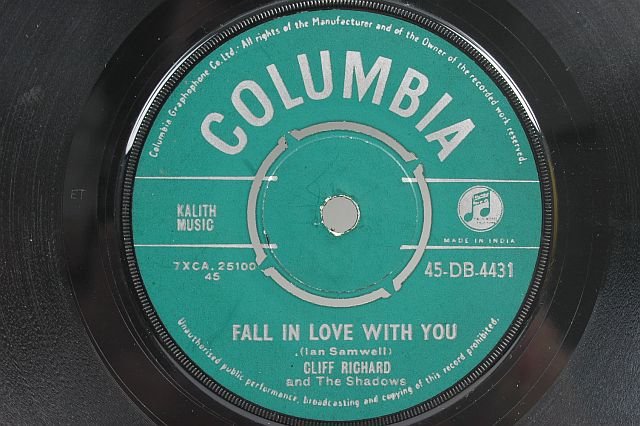 Asia CLIFF RICHARD Willie & Hand Jive 7" 45 Rpm INDIA