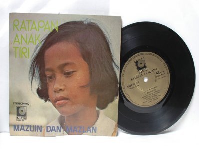 Malay 70s Pop MAZUIN DAN MAZLAN Ratapan Anak Tiri 7" PS EP