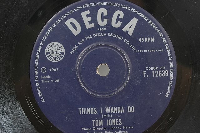TOM JONES Never Fall In Love HONG KONG 1967 7" 45 RPM