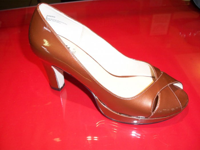 Copper Andre from Yellow Box - Size 8 1/2