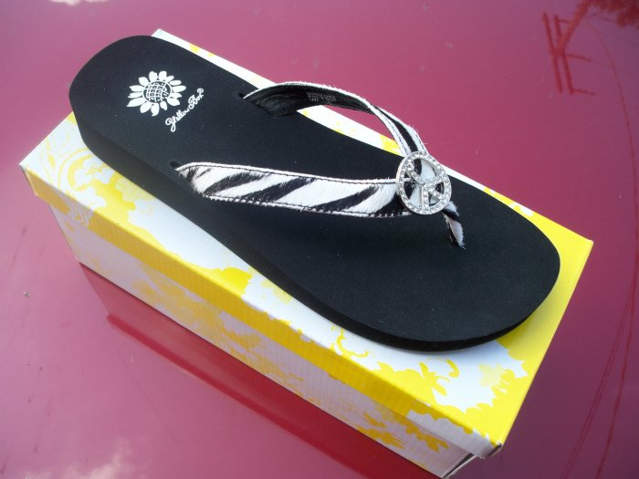 Lake, Zebra Print Flip Flop from Yellow Box, Size 6.5