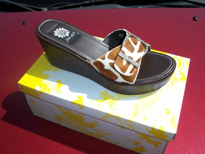 Rawhide from Yellow Box, Size 9