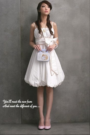 D27-White pouf dress