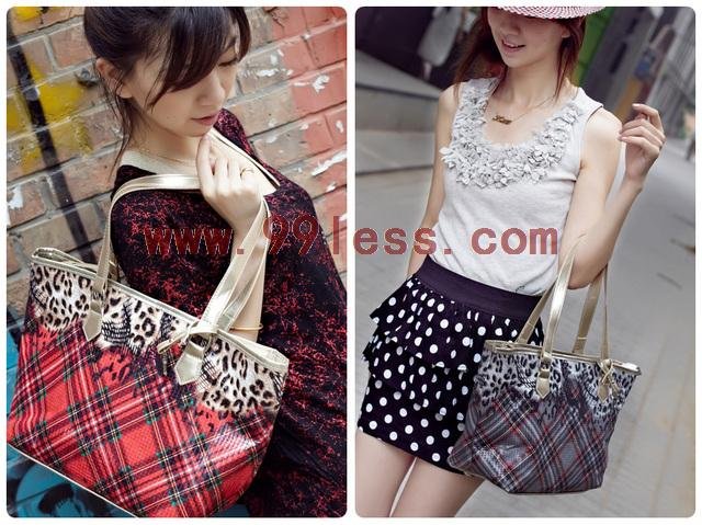 Cute Women's Leopard and Plaid Pattern Tote