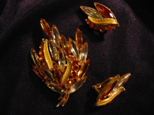 Amber Art glass Rhinestone brooch / pin & Clip Earring Set