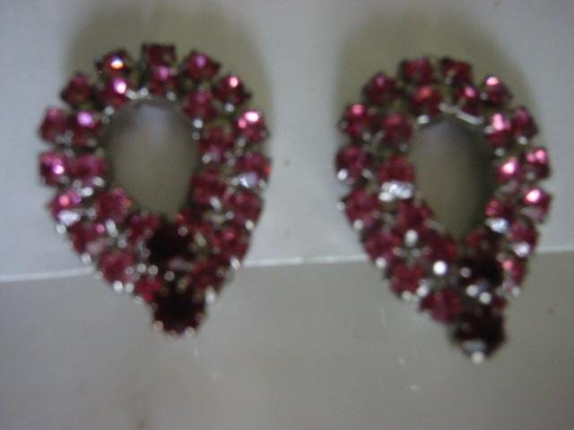 Pink & Ruby Vintage RS Rhinestone tear drop Clip Earrings