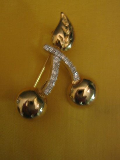 Bright & Shiny ~ vintage Cherry Rhinestone Pin ~ Cherries