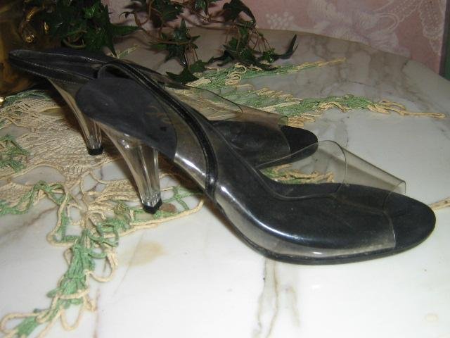 Fab! VLV clear plastic Lucite Heel vintage ladies peep pumps Shoes 6
