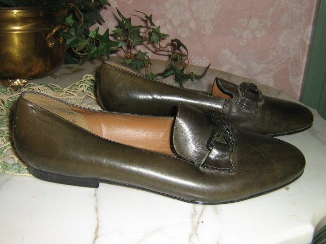 Darling vintage Bass ~ Classic Ladies loafer shoes 9M
