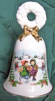 Avon Christmas Bell 1986 Nostalgic Skating Scene Wreath Handle Gold Trim