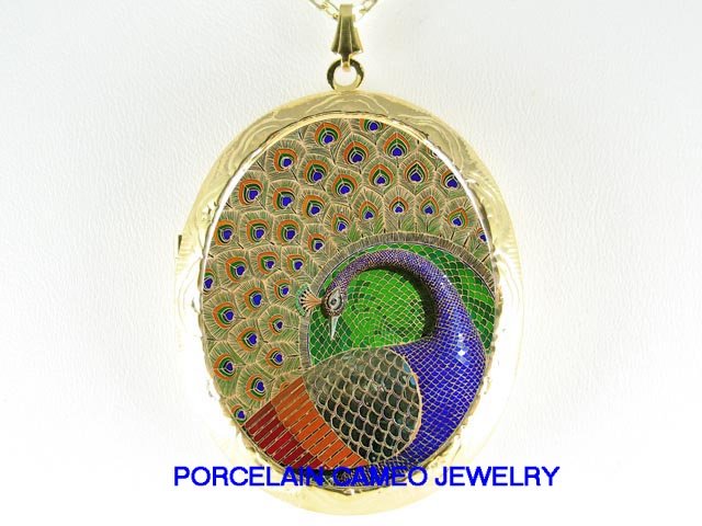 MOSAIC DESIGN GOLDEN PEACOCK PORCELAIN CAMEO LOCKET