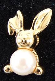 Pearly Bunny Clip Earrings by Avon from the 1990s clip-on