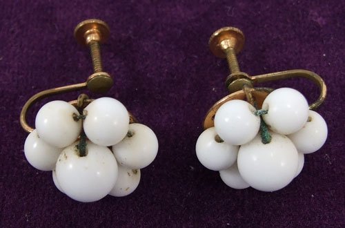 Vintage Pearl Like Flower Screw Post Earrings