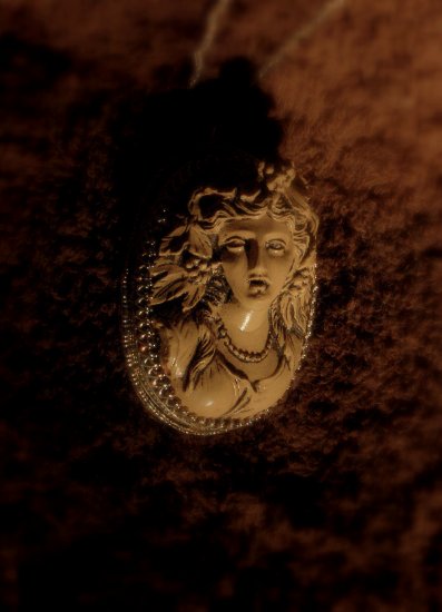 resin sterling cameo