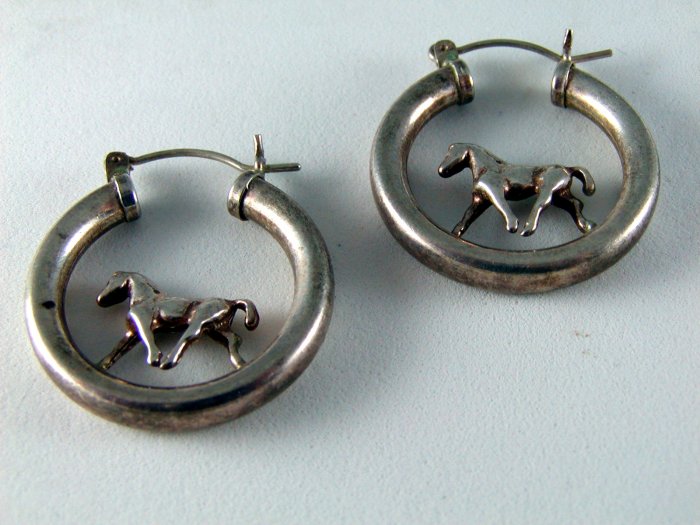 VINTAGE STERLING SILVER HORSE HOOP PIERCED EARRINGS