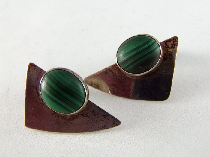 VINTAGE SIGNED ATV STERLING SILVER MALACHITE PIERCED EARRINGS