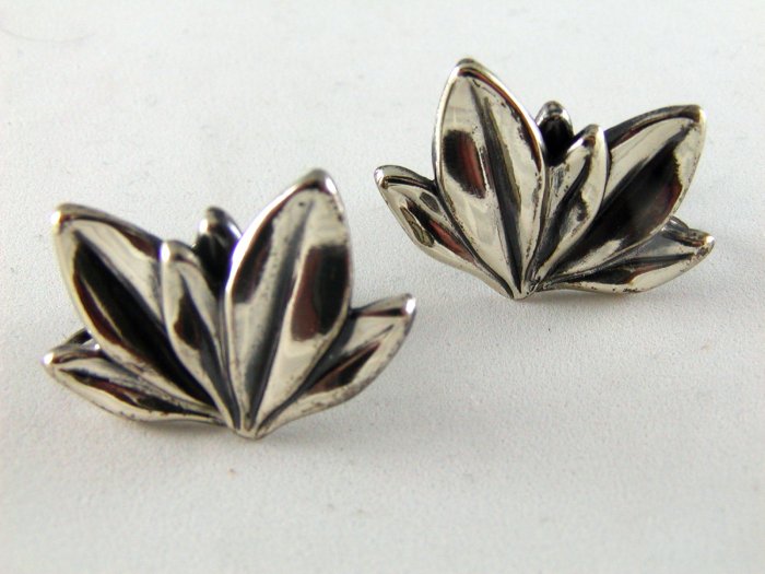 VINTAGE DANECRAFT STERLING SILVER SCREW BACK EARRINGS