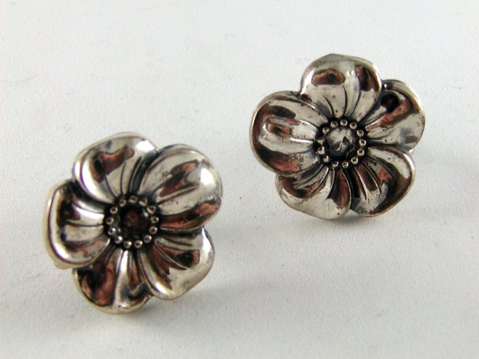 VINTAGE JEWEL ART STERLING SILVER SCREW BACK EARRINGS