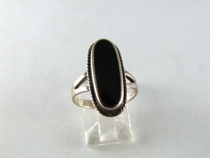 NATIVE AMERICAN STERLING SILVER BLACK ONYX RING SZ 6