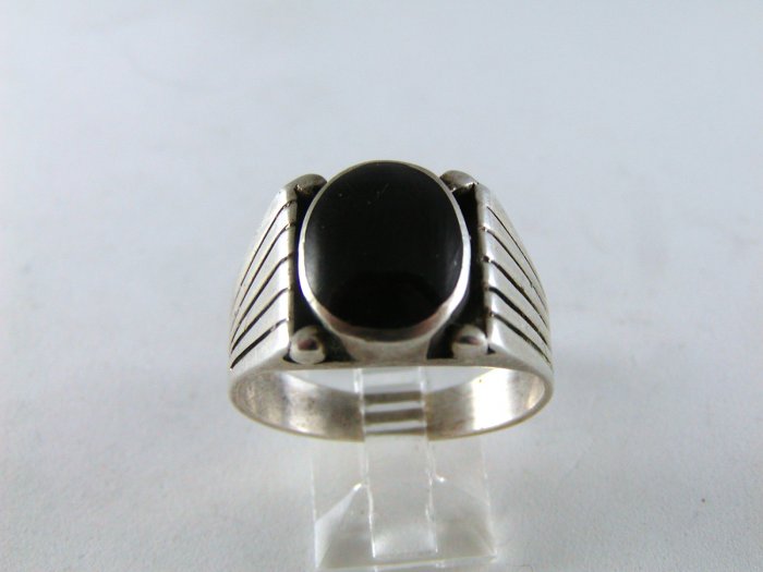 NATIVE AMERICAN STERLING SILVER BLACK ONYX RING SZ 11 1/2